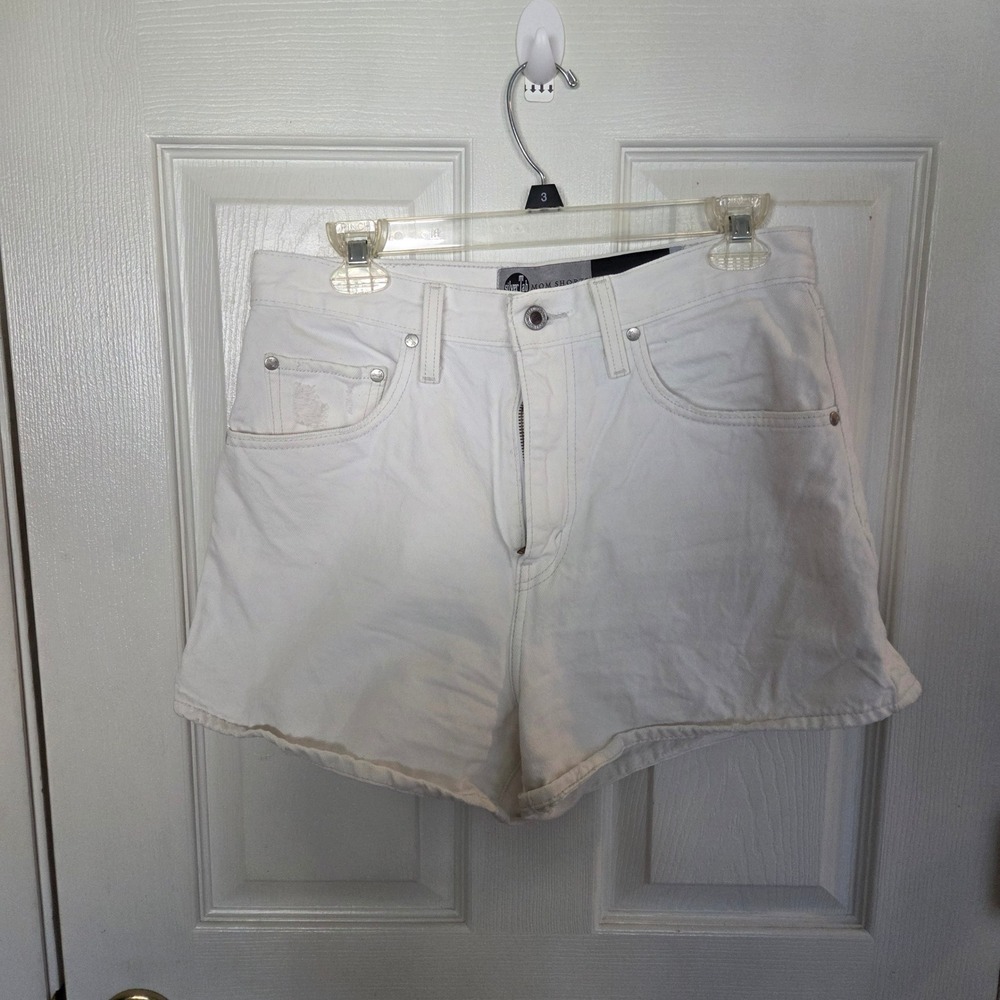 Levis SilverTab Mom Shorts Womens 29 White High Waisted Denim Jean Shorts A3701